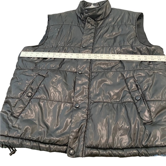 J Ferrar Mens black puffer vest. Very good condition. Extra Large - Picture 7 of 8